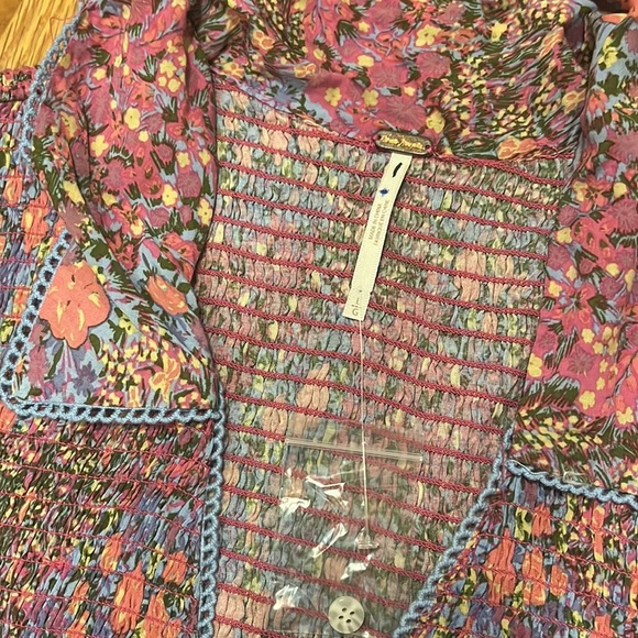 NWT Free People Amelia Printed Blouse Bell Sleeve Blouse $138 Size M or L - Picture 4 of 16